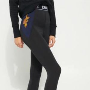 NWT Cleveland Cavaliers High-waisted Leggings